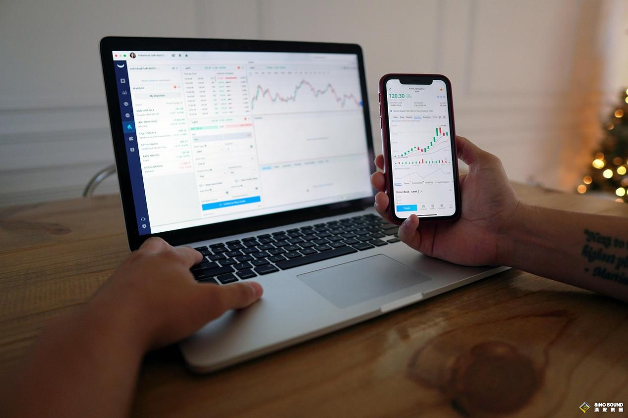 倫敦金盯盤app要選自主研發的